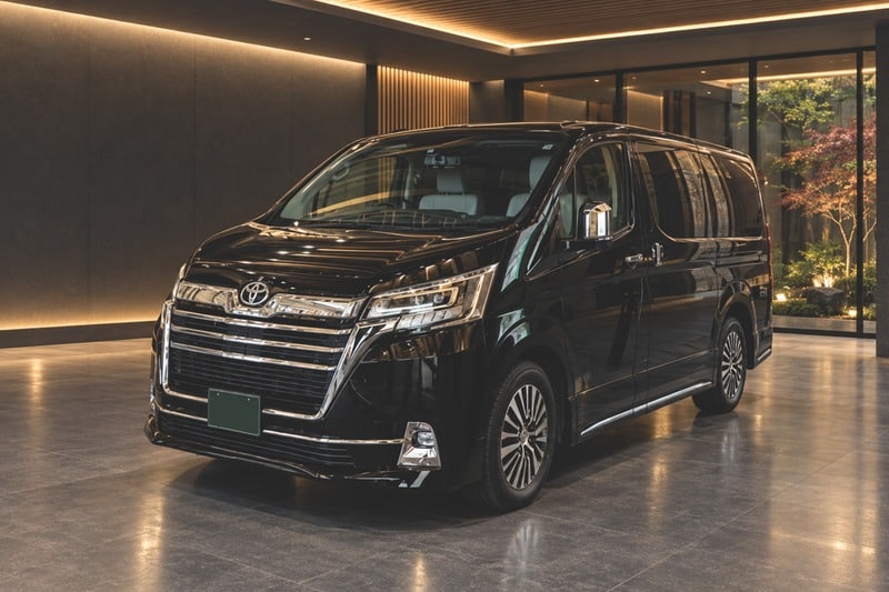 Toyota GranAce - vista externa